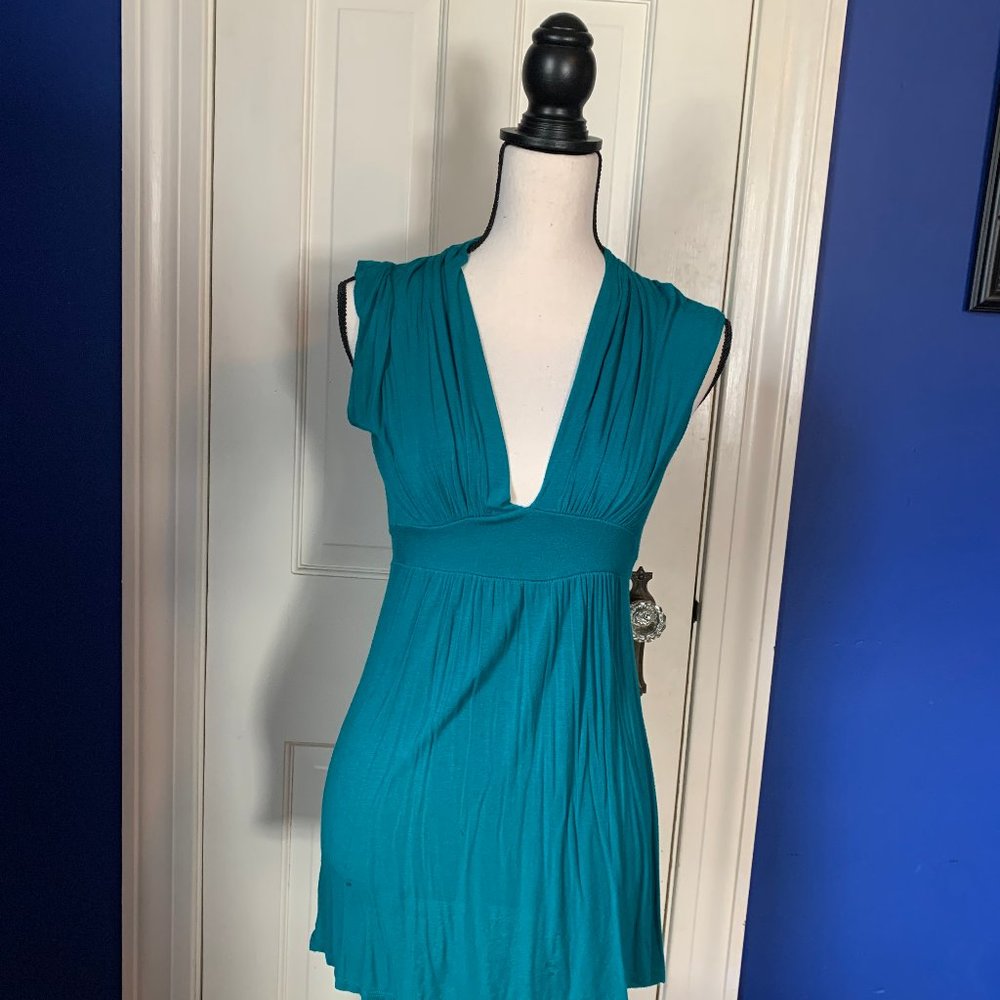 Teal Sleeveless V Neck Shirt
